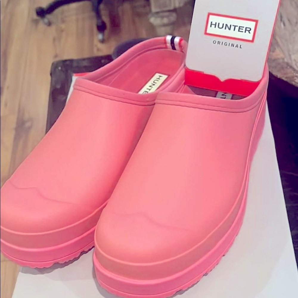 Brand new in box Hunter clogs size 8